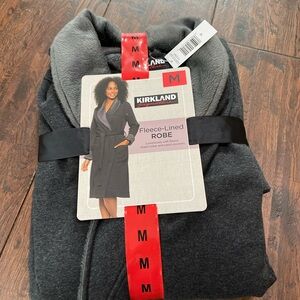 Kirkland Signature women’s new fleece lined Gray Modern Winter robe